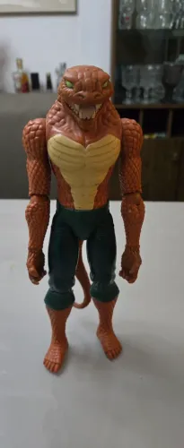 Bonecos marvel e vingadores original usado