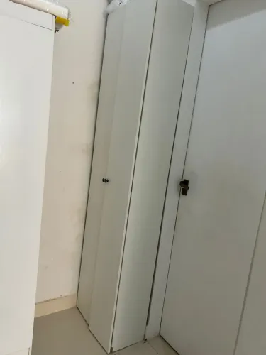 Vendo armário para produtos de limpeza