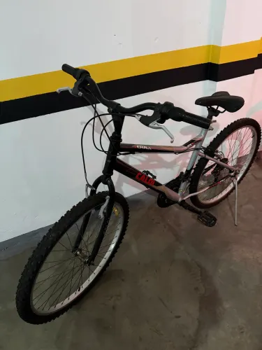 Bicicleta Caloi aro 27 c/ marchas