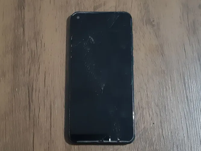 Samsung Galaxy A11 (Para conserto ou peças) - Tela com manchas/vazada