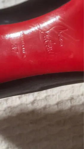 Christian Louboutin Sapatos de salto alto Christian Louboutin Miss Z de bico fino