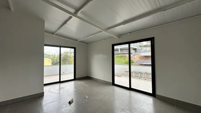 Sala Comercial para aluguel no terraço com elevador privativo no Centro Empresarial Jaguar