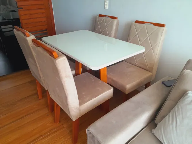 Mesa de Jantar laqueada