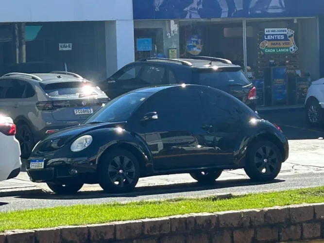 Volkswagen New Beetle 2.0 MI Mec./aut. 2010