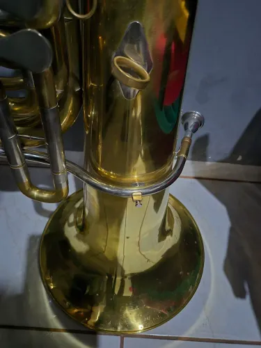 Tuba frontais em dó