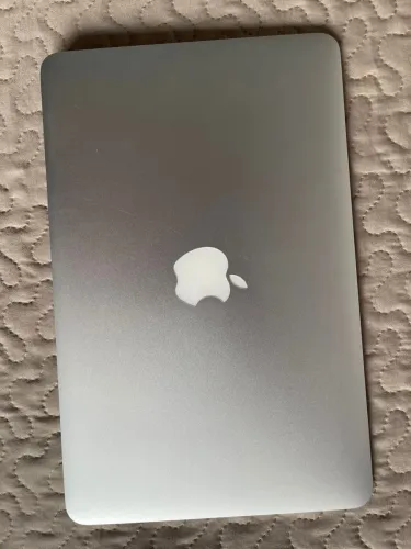 MacBook Air 11? 2015 i5 4GB SSD 256GB + Carregador Original + Case Kate Spade New York