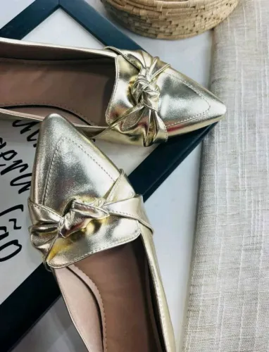 Mocassim Pala Alta Nó Ouro Bico Fino