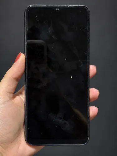 Vendo celular itel A70