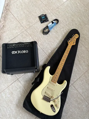 Guitarra Tagima T-635 + caixa meteoro