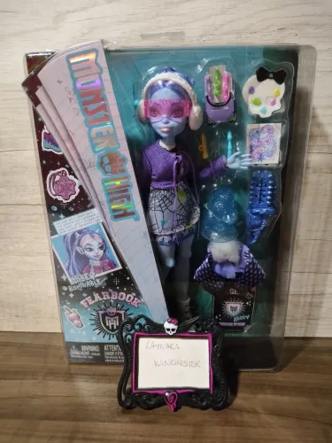 Monster High Abbey Fearbook 