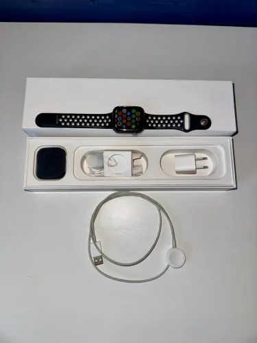 Apple Watch Series 5 44mm com GPS+telefone