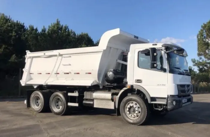 MB 2730 ano 2025, 6x4, com caçamba de 14m, 0 Km e automático, no PR