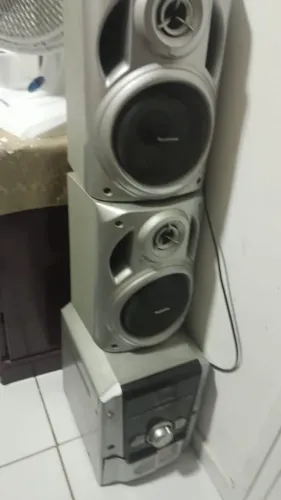 Caixa de som barata  mini system toca 5 dvd e 2 tocafita