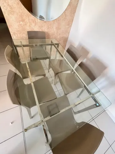 Mesa em base 100% inox com 6 cadeiras 