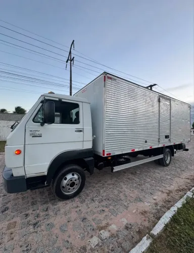 2018 Volkswagen 8-160 Delivery