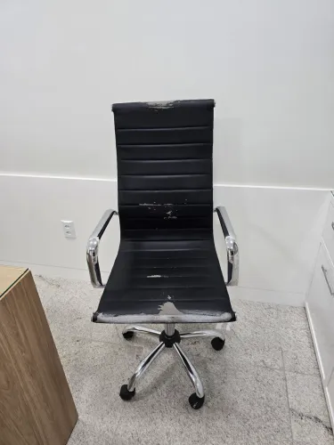 Cadeira Escritório Charles Eames Esteirinha Giratória Cromada (Desapego)