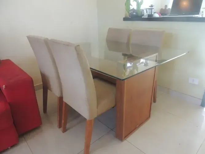 mesa de jantar 4 cadeirras com tampo de vidro