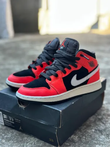Nike air Jordan 1 mid gs infrared 23 