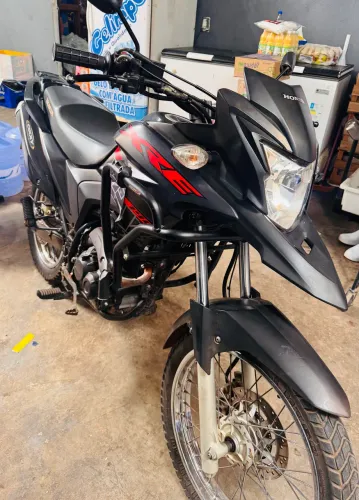 Vendo moto bem conservada