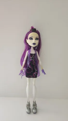 Monster High Spectra Vondergeist edição Ghouls Night Out