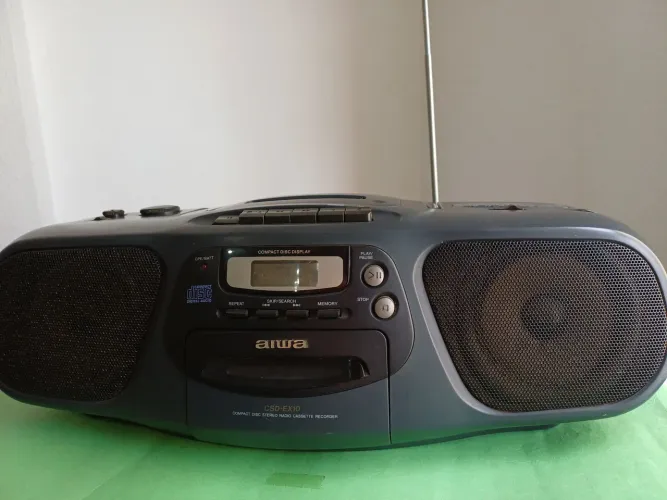 Rádio Aiwa CSD-EX10 Vintage - CD, Cassete e AM/FM - Funcionando