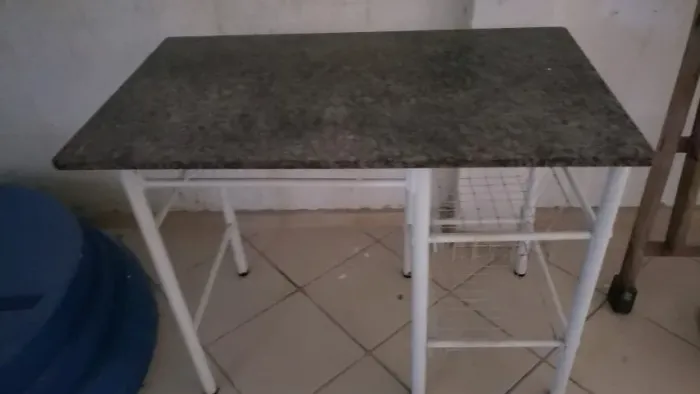 Mesa em marmore