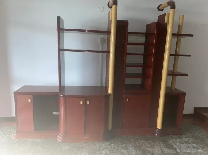 Estante de madeira maciça
