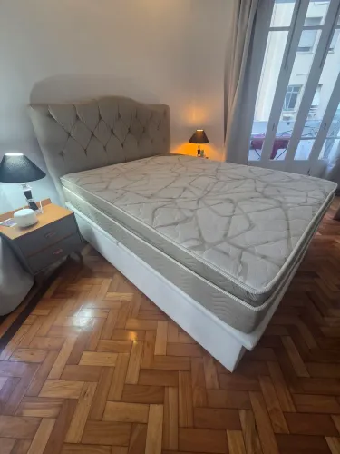 CAMA CASAL TAMANH QUEEN COM COLCHÃO E CABECEIRA