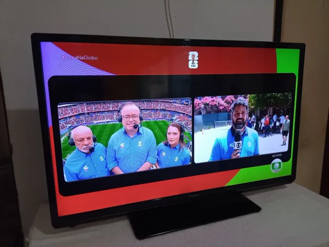 TV Phillips, 42" LED Full HD, em excelente estado, nunca foi aberta