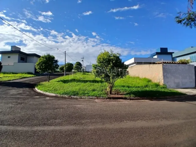 Terreno à venda Villas Paraíso 277,96m²