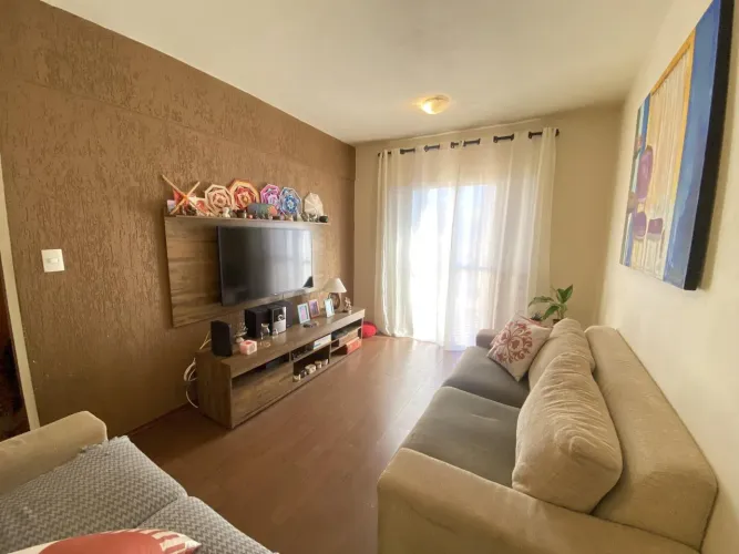 Casa á venda com 3 dormitórios sendo 1 Suíte - Jd. Santa Rita de Cassia - Jundia