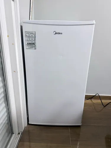 Frigobar Midea - 45 litros