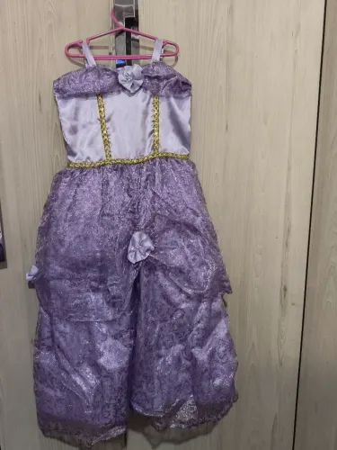 Fantasia Rapunzel ou Sofia. Vestido princesa