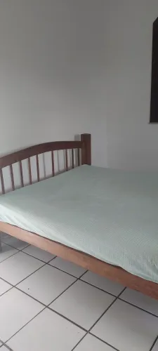Vendo cama de casal com colchão