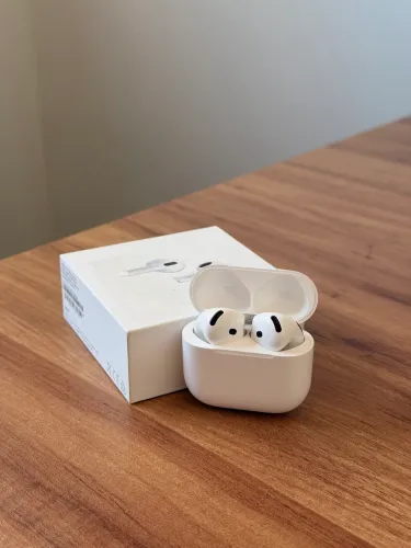 AirPods 4 com Cancelamento Ativo de Ruído