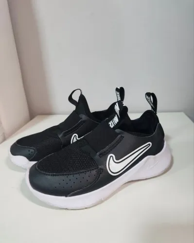 Tênis Nike original TAM 28