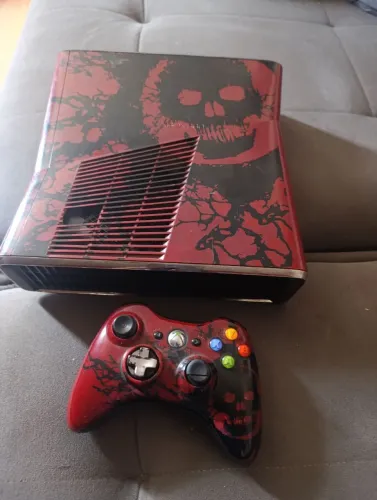 Xbox360( troca por ps4)acompanha jogos 