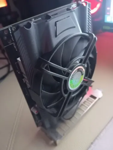 GTX 750ti 2GB GDDR5 --> VENDO OU TROCO