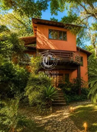 Casa em Condomínio : Triplex / Residencial / Pedro do Rio