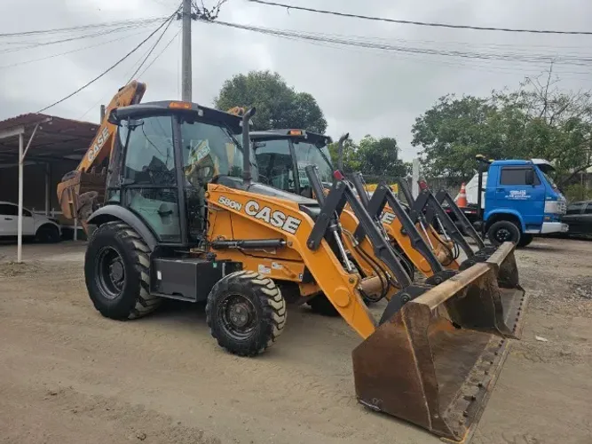 retroscavadeira  case 580n ano 2020 