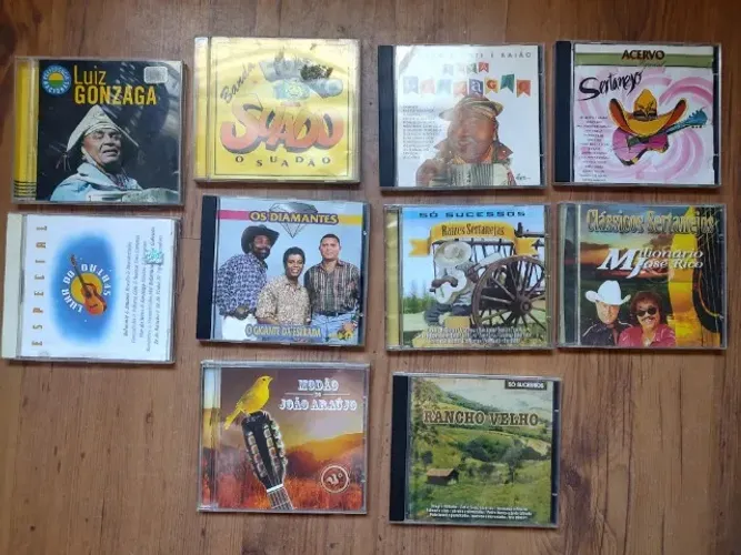 10 CD's diversos Sertanejo e Forró
