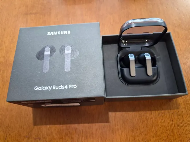 Galaxy Buds 4 Pro preto