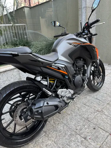 FZ25 Fazer 250 2025 novissima