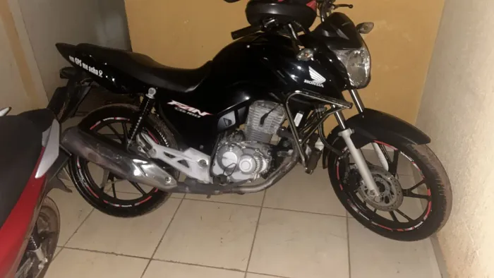 Troco por moto de menor valor,obs.moto quitada.