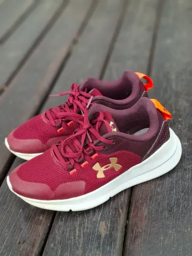 Tenis under armour feminino 36