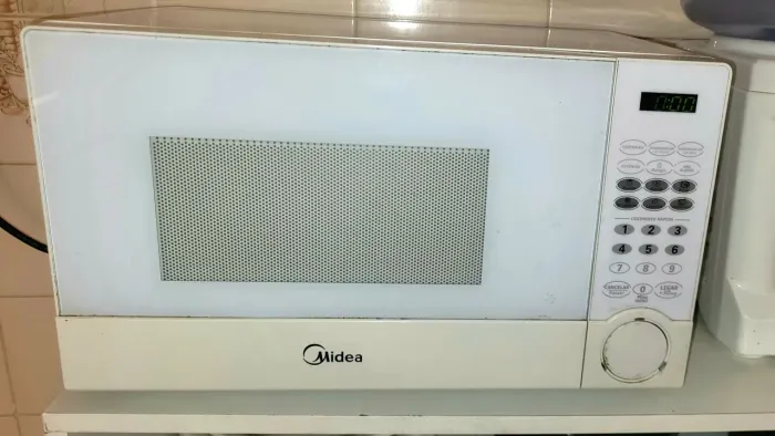 Micro-ondas Midea 20L - Funcionando (não está esquentando) - Barato