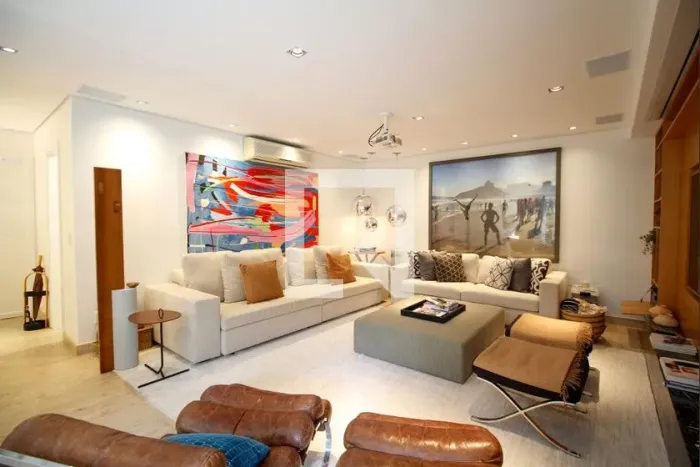 Casa à Venda - Vila Madalena, 3 Quartos, 450 m2