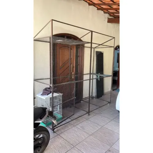 Viveiro grande para pássaros