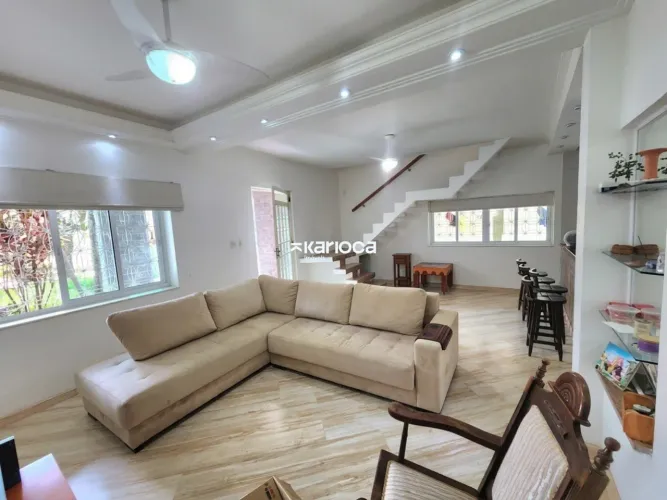SOBRADO DE LUXO 200M² COM JARDIM PRIVATIVO - 4 DORMS, 3 SUÍTES | CONDOMÍNIO VALE ELDORADO