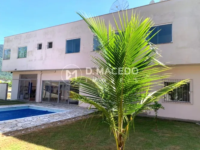 Casa para venda em Praia Da Lagoinha de 286.00m² com 10 Quartos, 2 Suites e 6 Garagens